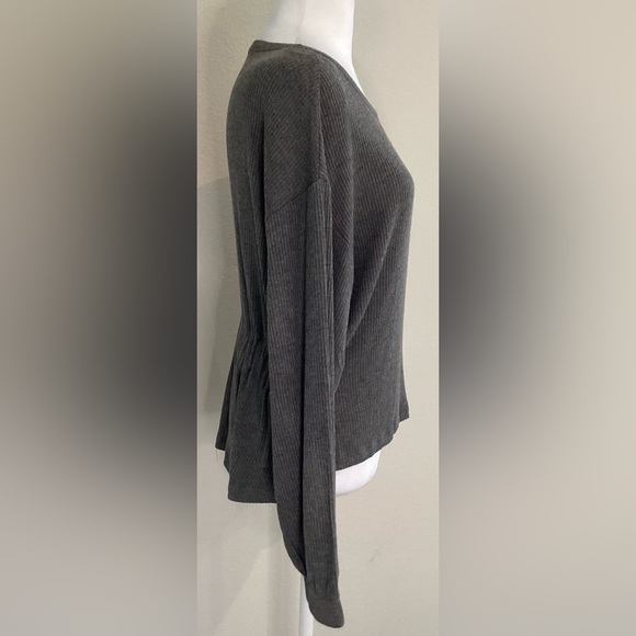 For The Republic Charcoal Heather Knit Top - Picture 3 of 12